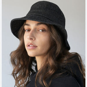 Club Monaco Black Cotton Bucket Hat – Made in Canada – Minimalist Classic